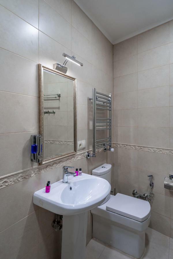 Golden Light Hotel Тбилиси Экстерьер фото