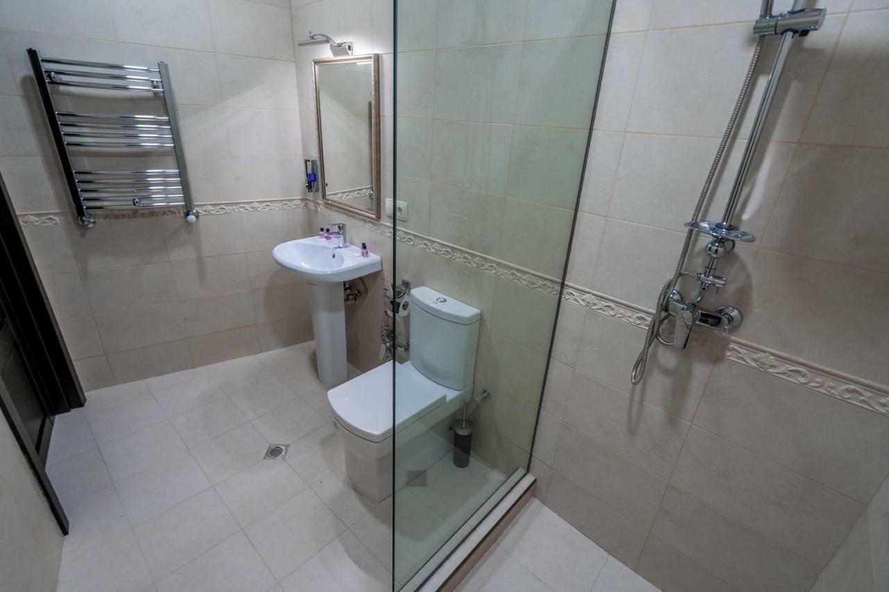 Golden Light Hotel Тбилиси Экстерьер фото
