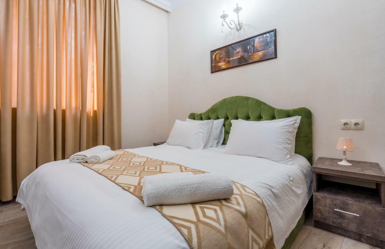 Golden Light Hotel Тбилиси Экстерьер фото