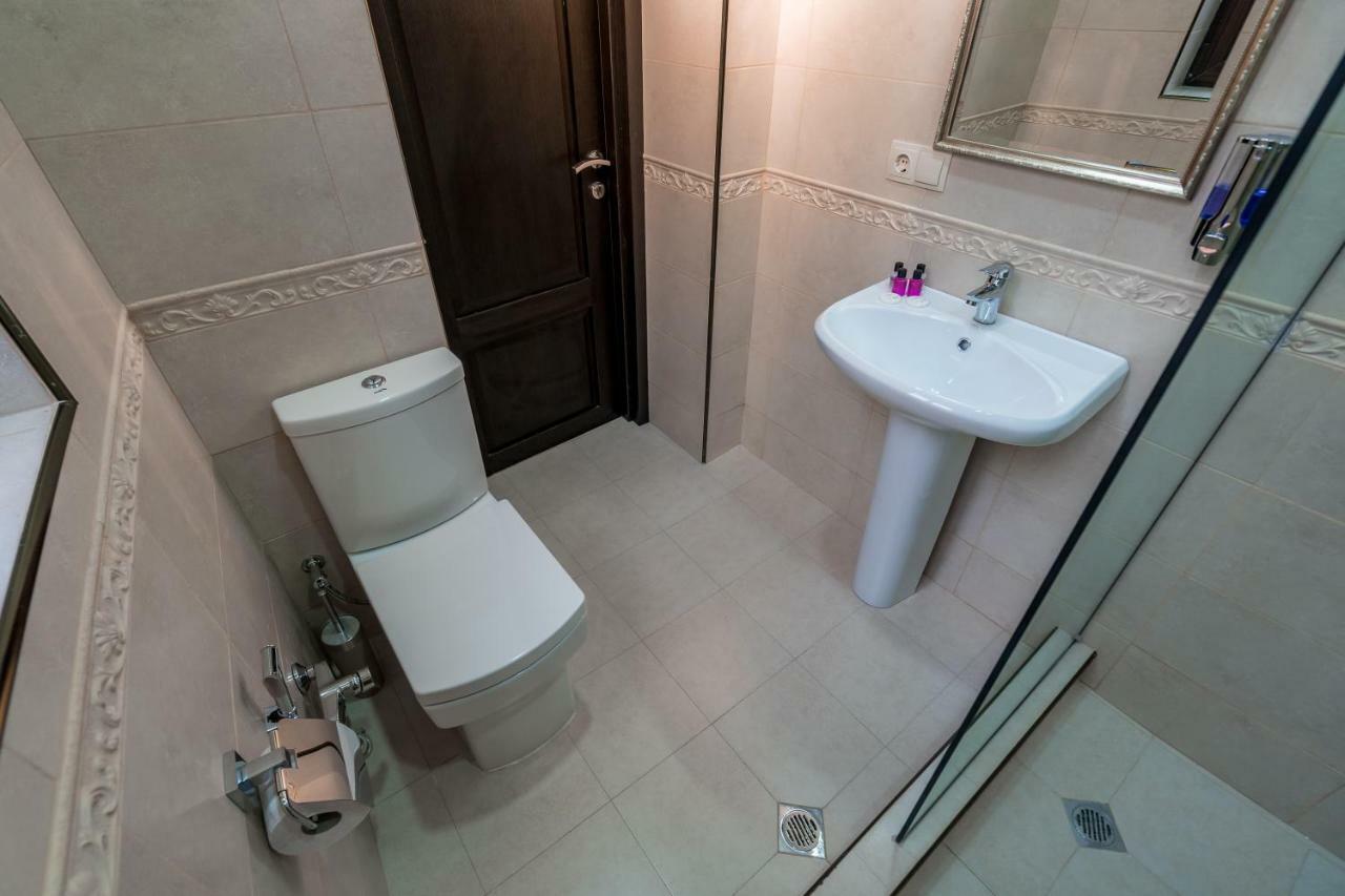 Golden Light Hotel Тбилиси Экстерьер фото