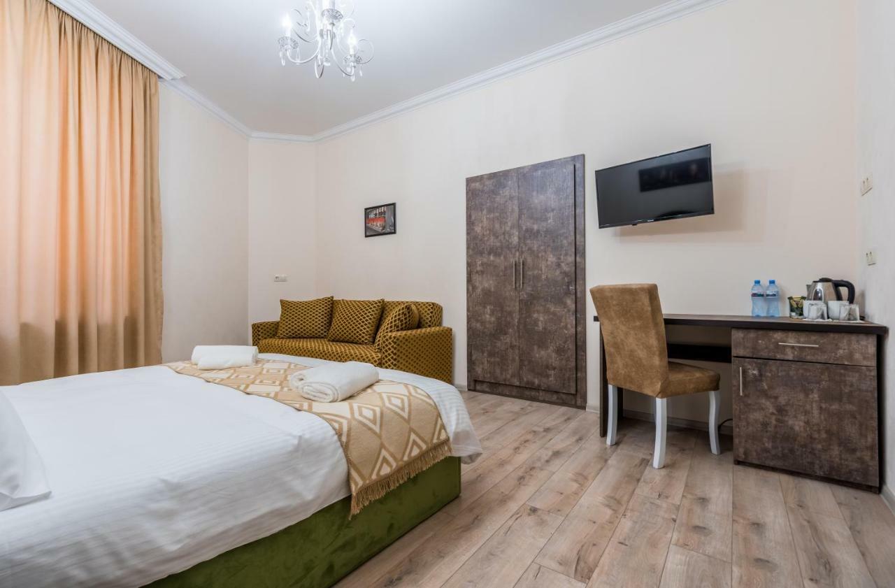 Golden Light Hotel Тбилиси Экстерьер фото