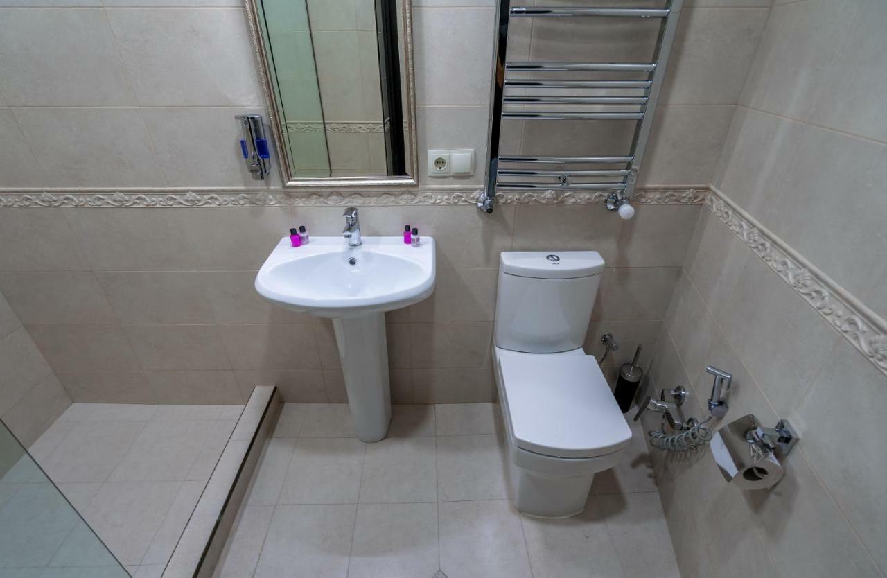 Golden Light Hotel Тбилиси Экстерьер фото