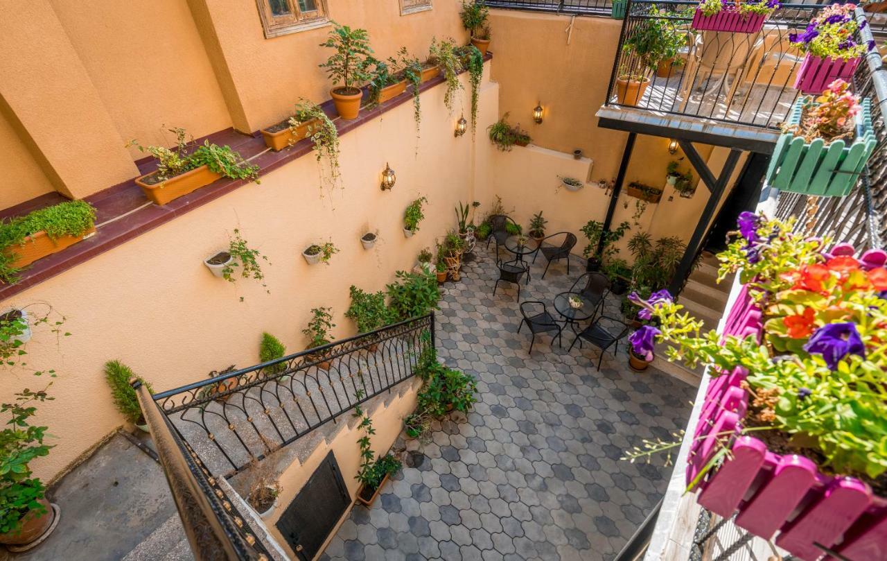 Golden Light Hotel Тбилиси Экстерьер фото