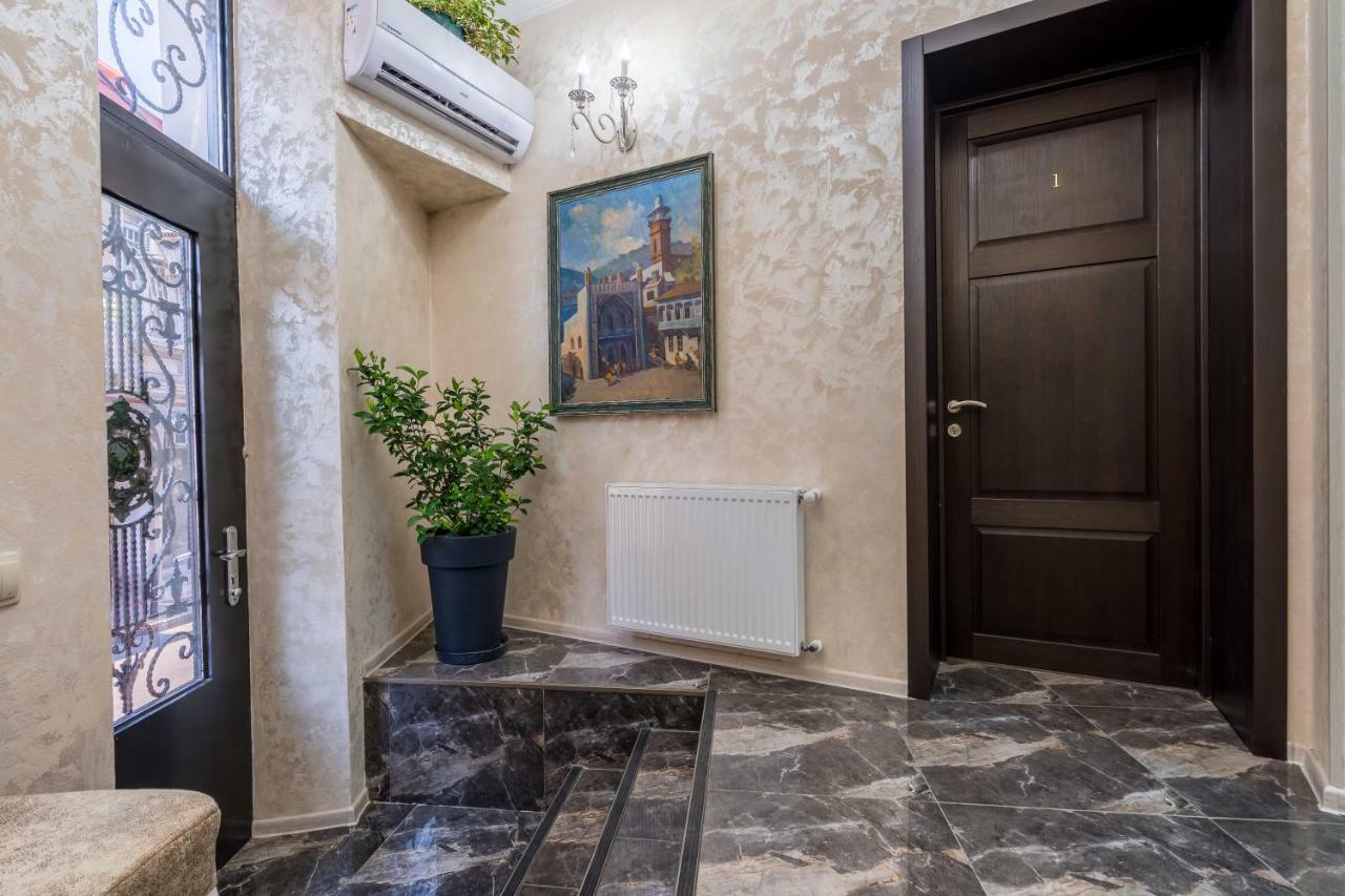 Golden Light Hotel Тбилиси Экстерьер фото