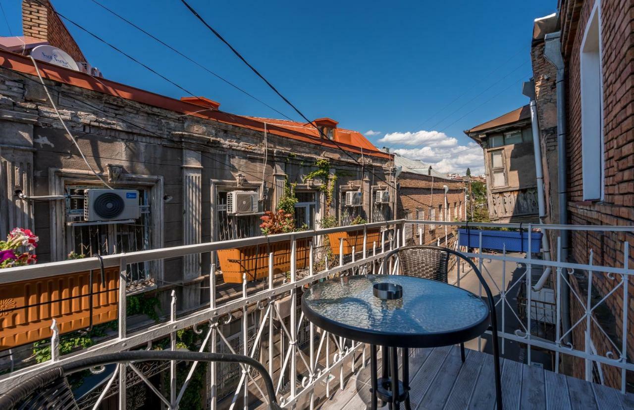 Golden Light Hotel Тбилиси Экстерьер фото
